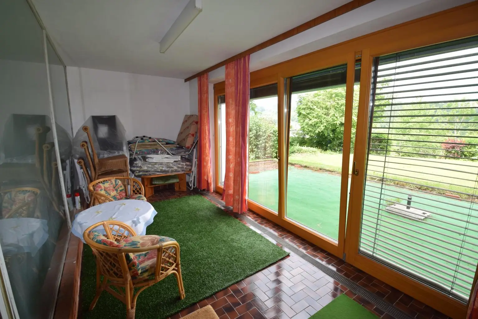 Vorraum Terrasse Pool