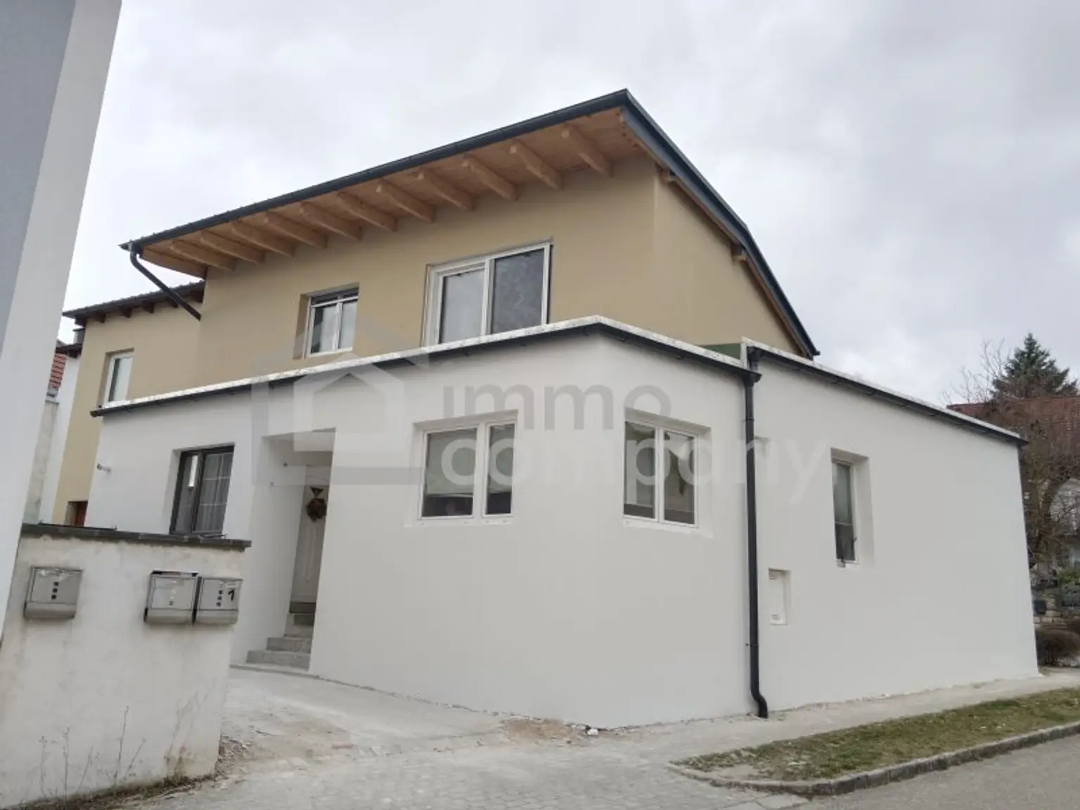 Mehrfamilienhaus mit 3 Wohneinheiten