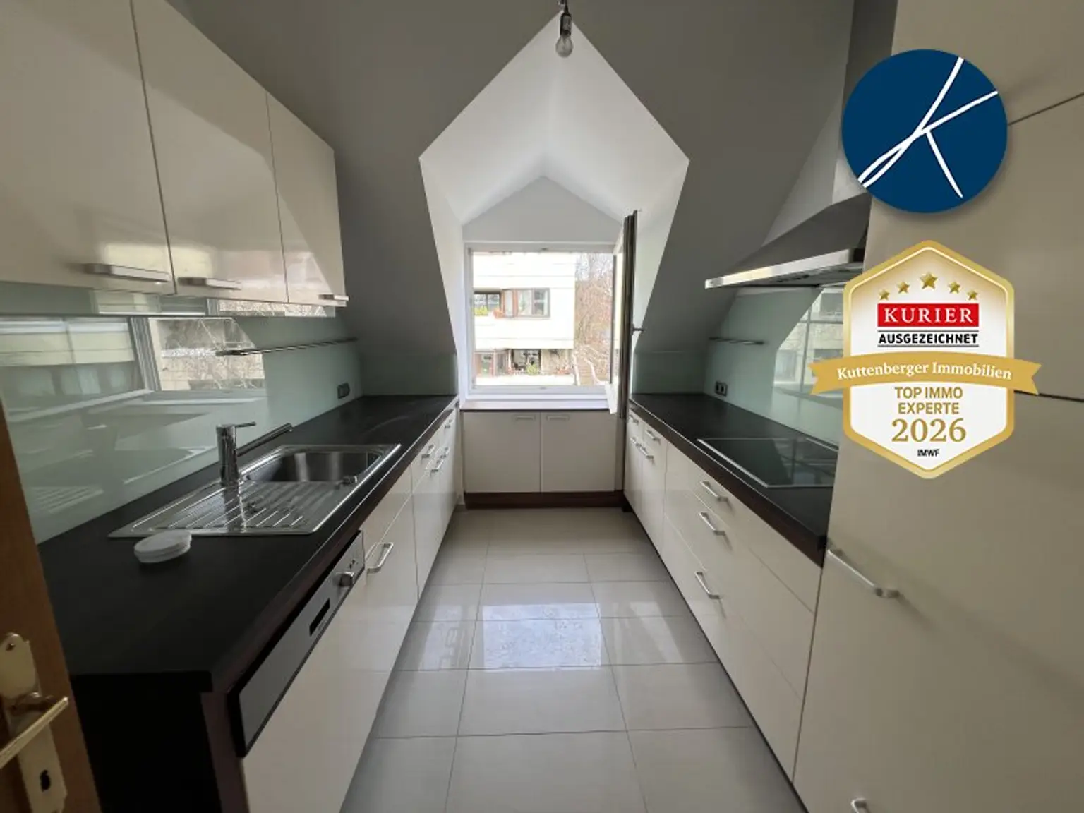 Küche mit allen Geräten