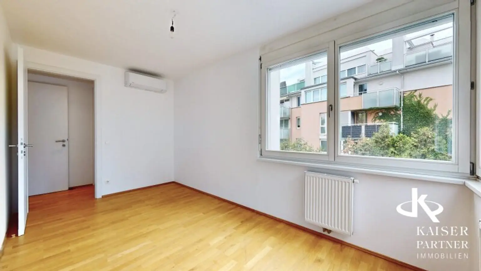 Kaasgraben, moderne 4-Zimmer-Wohnung mit 2 Balkonen, perfekte Raumaufteilung!