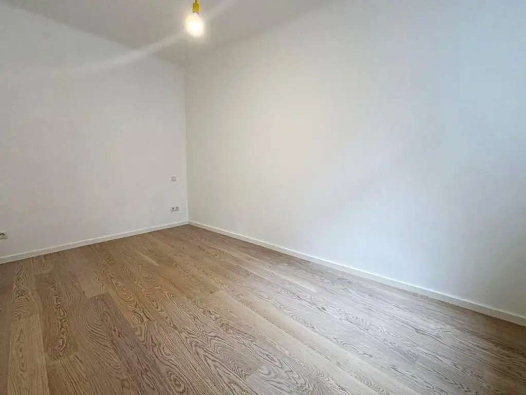 STEPHANSPLATZ-NÄHE, 27 m2 Apartment, 1 Zimmer, Kochnische, Duschbad, Parketten, 8. Liftstock, Rotenturmstraße