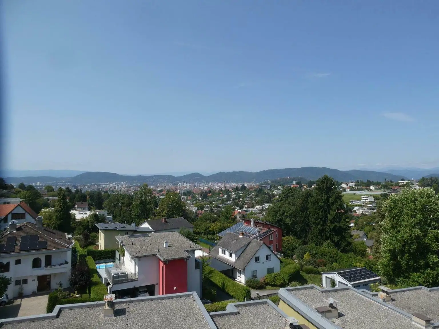 Großzügige Maisonette-Wohnung mit Stadtblick-Terrasse in Waltendorf zu verkaufen!