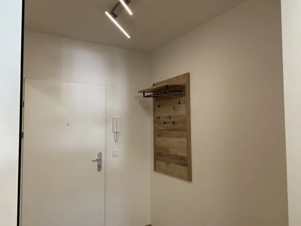 Sehr schöne , neue Mietwohnung, teilmöbliert