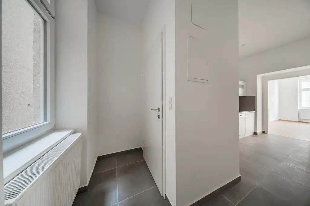 Helle, bezugsfertige 2-Zimmer-Wohnung mit moderner Küche und großem Bad!