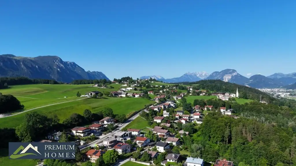 BREITENBACH am Inn - Großzügiges Einfamilienwohnhaus mit Terrasse, Balkon, Keller, Garage, zwei Carports, Garten, Gartenhaus, Geräte- und Holzschuppen