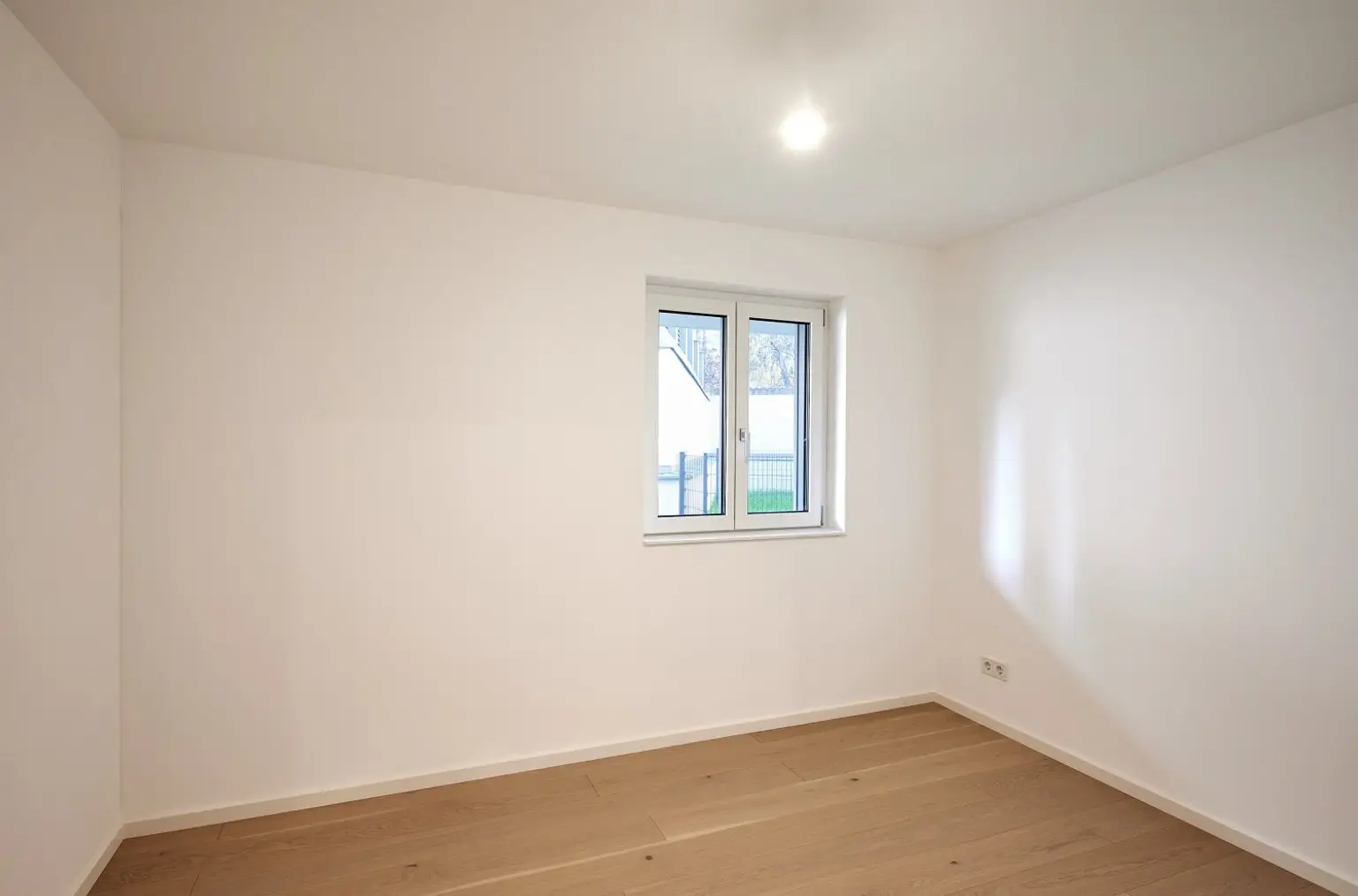 Traumhafte 2-Zimmer-Gartenwohnung in grüner Oase nahe der Donau!
ERSTBEZUG!