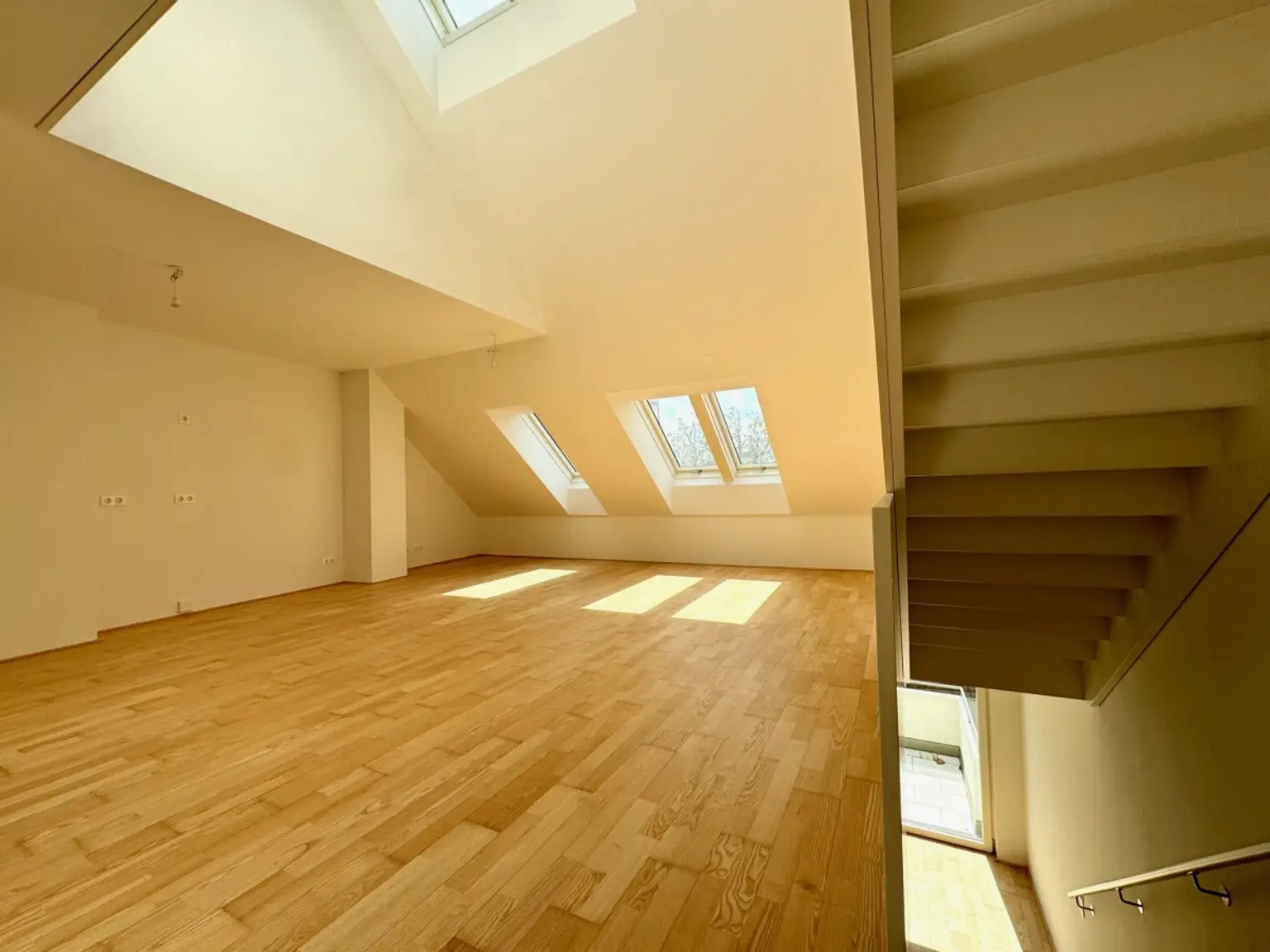 U | ++ NEU ++ FAMILIENWOHNUNG mit Galerie und FANTASTISCHER TERRASSE | Prima Service Immobilien