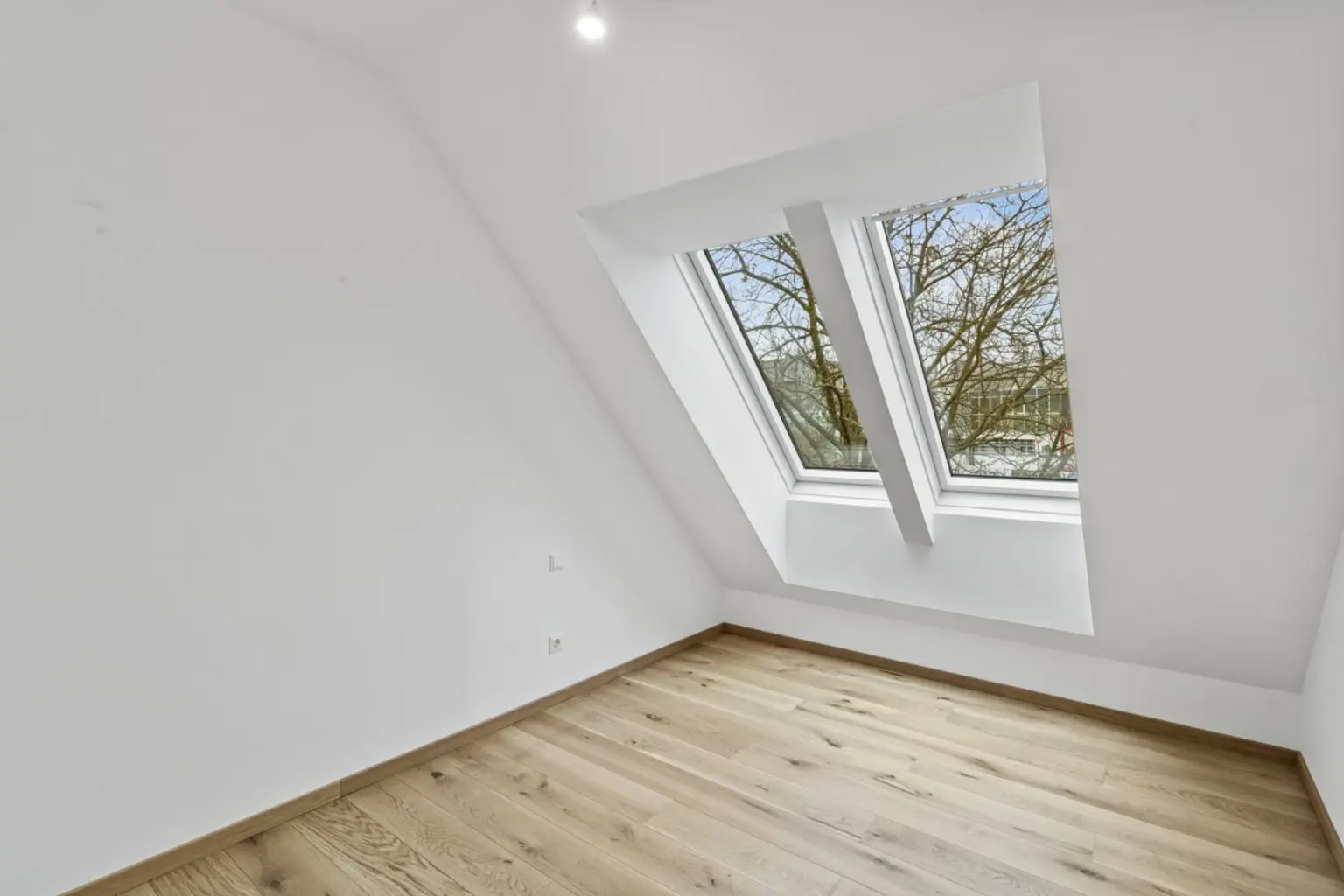 Q | ++ NEU ++ STILVOLLE VIER Zimmer mit DACHTERRASSE + Küchengutschein | Prima Service Immobilien