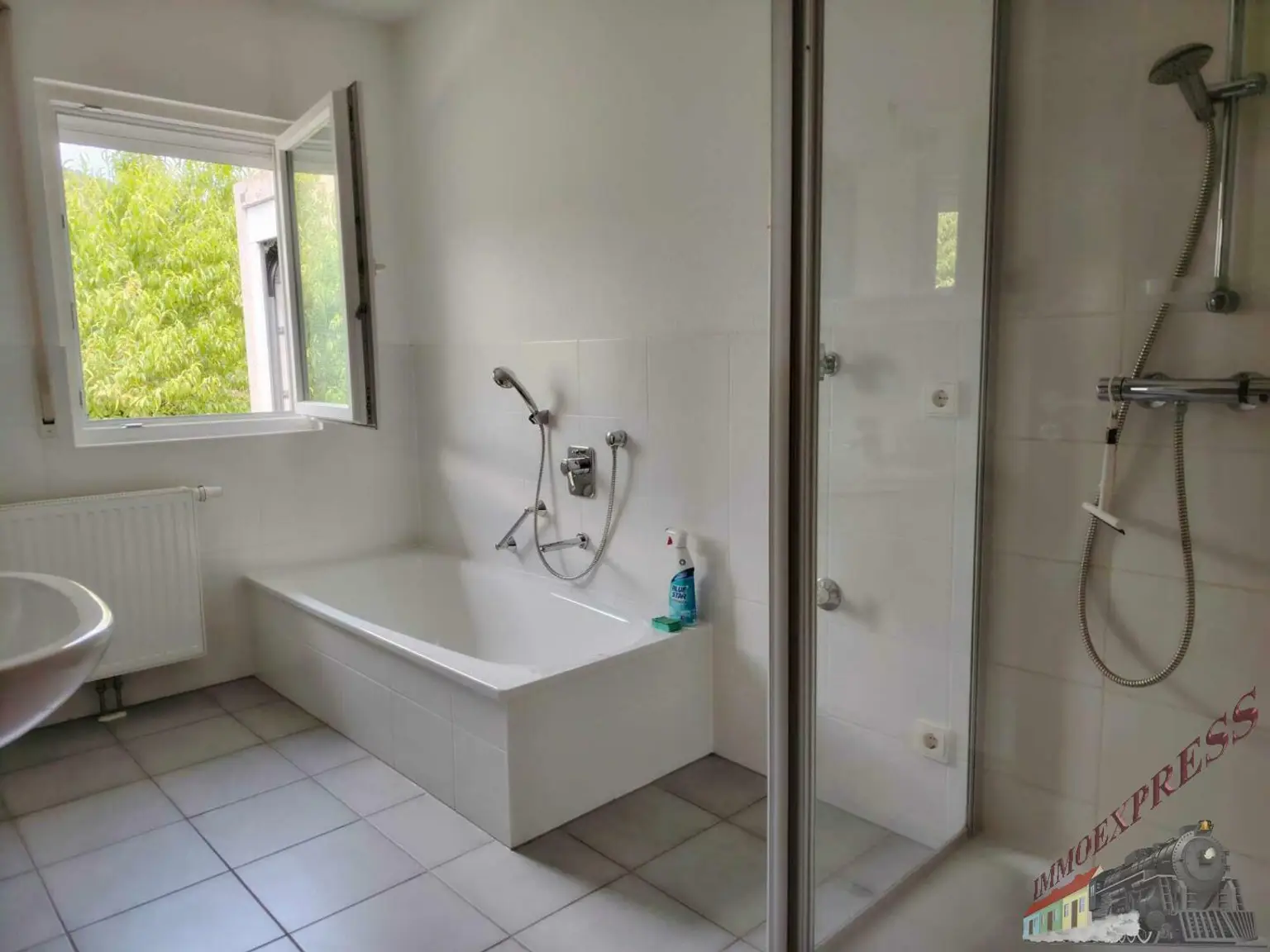 Familientraum – barrierefreier Bungalow mit kleinem Garten wartet auf Sie! 45min nach Wien!