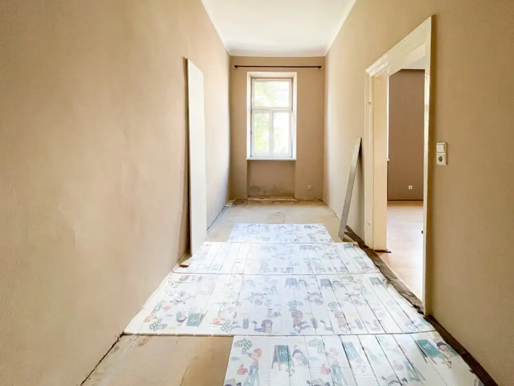 NÄHE AUGARTEN: 2-Zimmer-Altbauwohnung mit großem Gestaltungspotenzial beim Wallensteinplatz