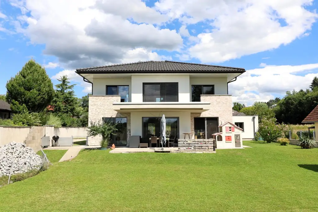 Exklusives Tech-Home mit Vollausstattung!