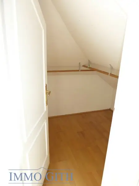 PROVISIONSFREI: PENTHOUSE MIT TERRASSE, LIFT UND KLIMA-ANLAGE IN HIETZINGER VILLA!