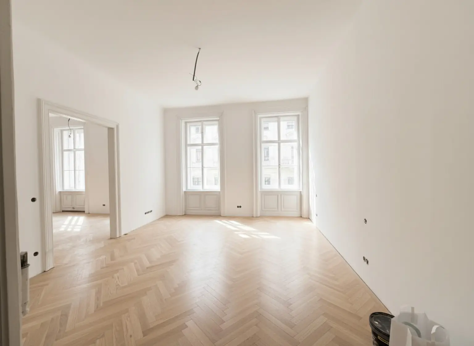 UNBEFRISTET und ERSTBEZUG: Prachtvolle, klimatisierte 4-Zimmer-Wohnung in fantastischer Lage