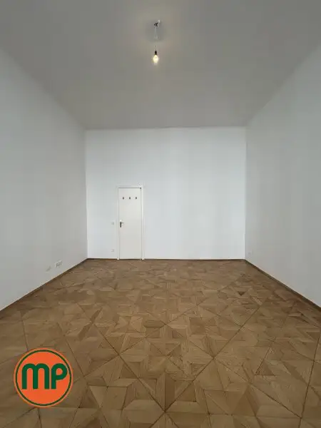 Charmante Altbauwohnung im Herzen der Stadt – frisch saniertes Bad & WC