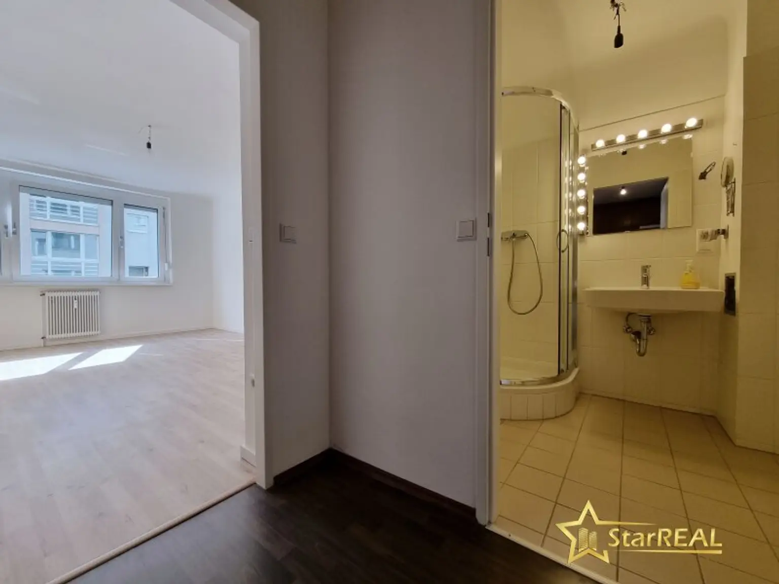 FERNWÄRME-HEIZUNG! ÄUSSERST GEPFLEGTE 3 ZIMMER-WOHNUNG IM 2. LIFTSTOCK. ZENTRALE, RUHIGE LAGE.