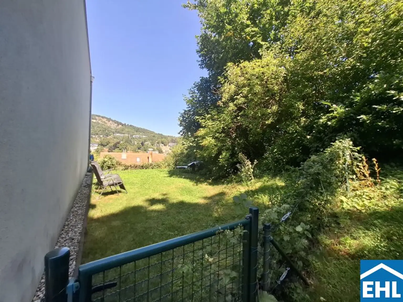 Wohnerlebnis mit traumhaftem Ausblick und uneinsehbarem Garten