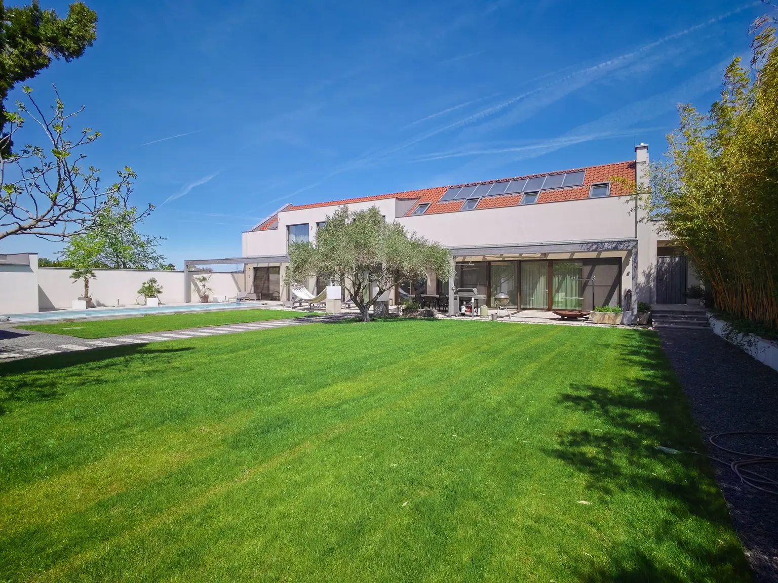 Architektur-Juwel am Neusiedler See: Wenn Großzügigkeit auf absolute Privatsphäre trifft!