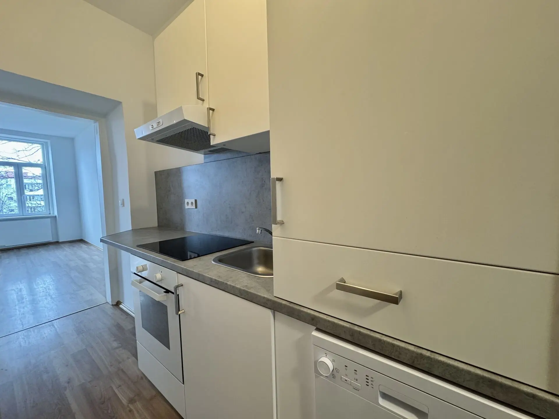 20251118_101230362_iOS