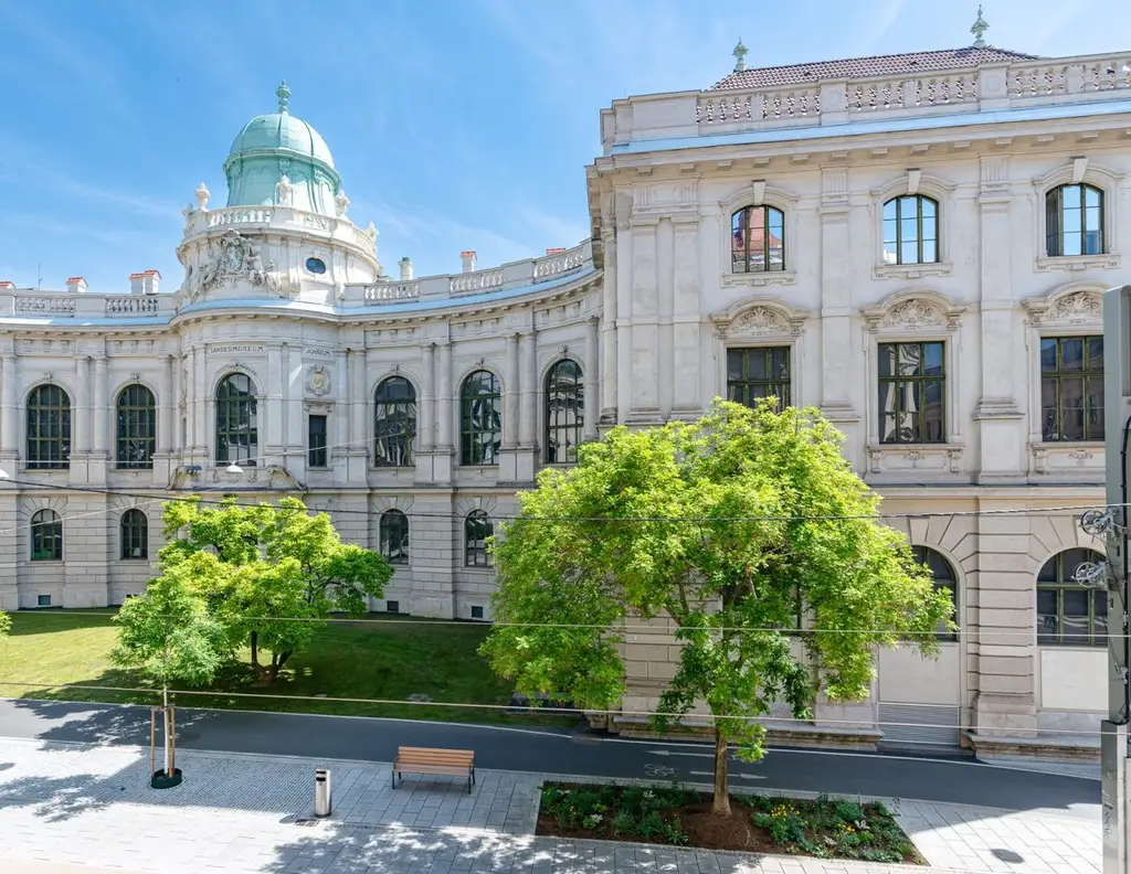 GROßZÜGIGES BÜRO | ORDINATION MIT BALKON | PROVISIONSFREI FÜR DEN MIETER