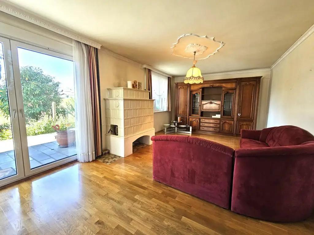 Gediegenes Einfamilienhaus mit Gebirgsblick und Potenzial