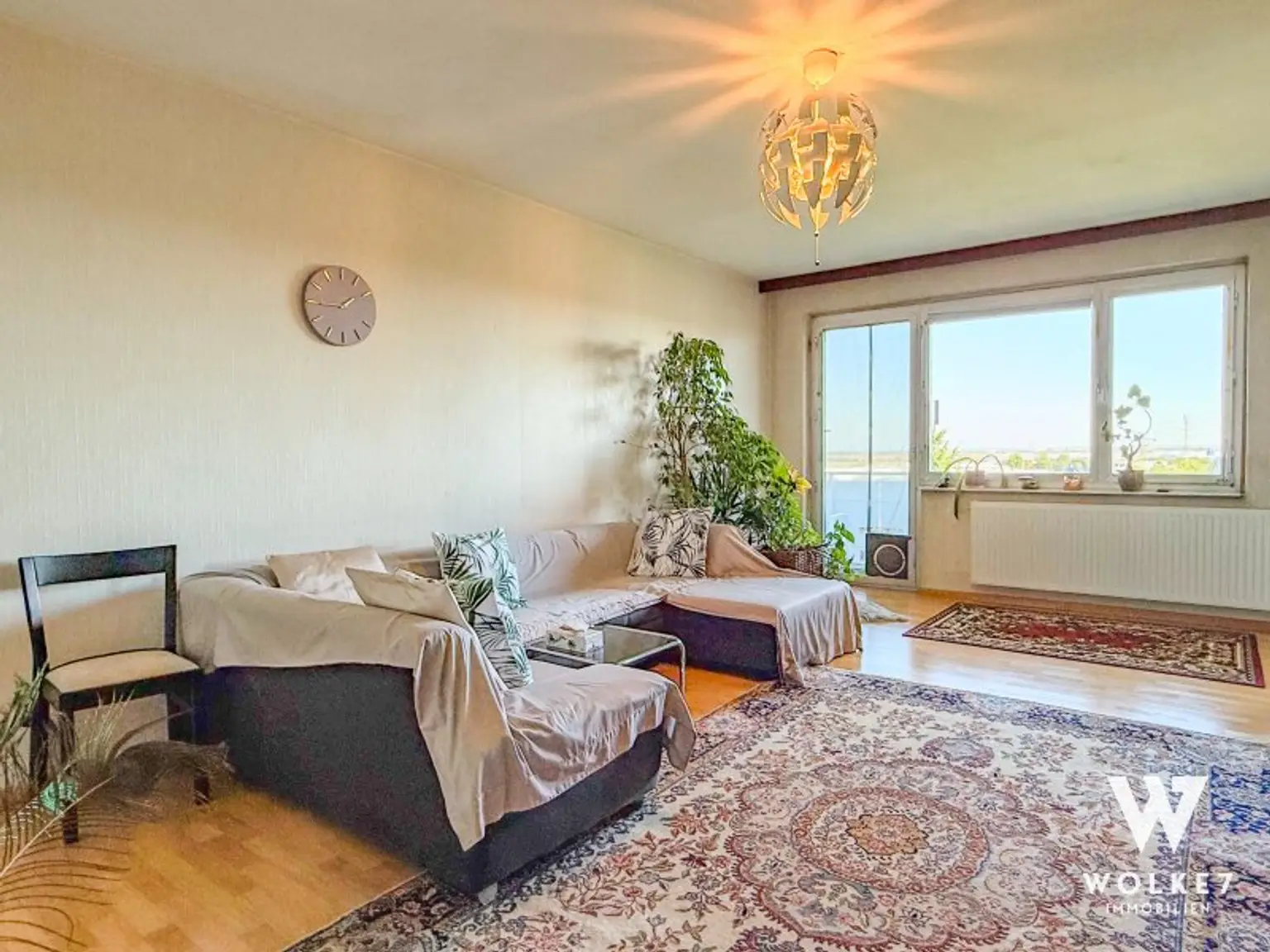 Wohnen mit Weitblick: Großzügige Ruheoase mit überdachtem Balkon und 5 Zimmer I Nähe HLW Biedermannsdorf und Jubiläumshalle Biedermannsdorf