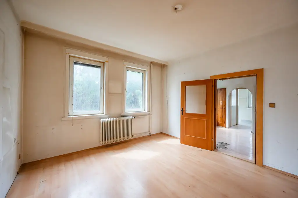 Make it yours: Eckgrundstück in ruhiger Lage – Sanierung oder Abriss für Ihr perfektes neues Zuhause