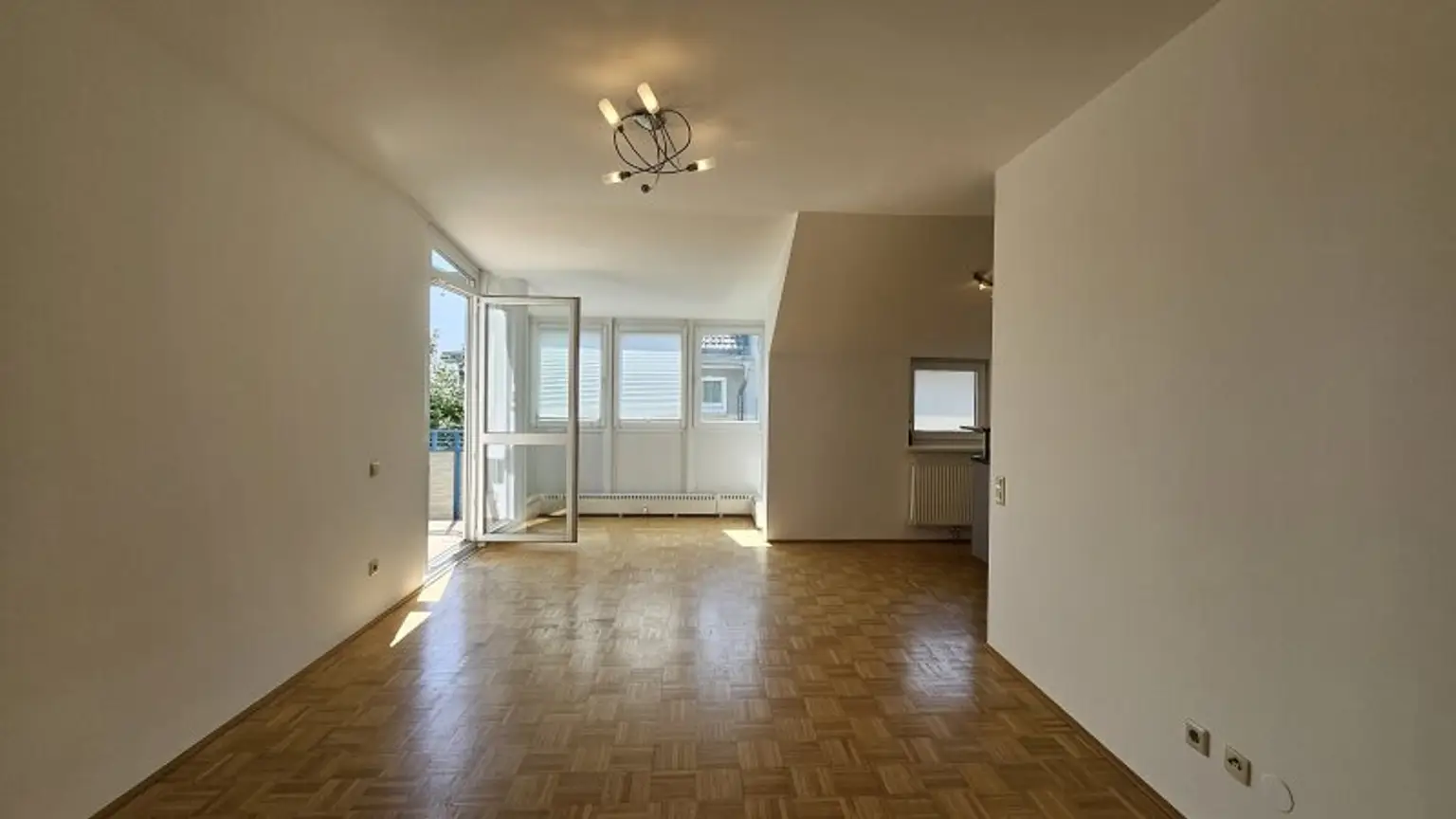 * 3 Zimmer * Wiener Stadtgrenze * Balkon/Loggia * KFZ Garagenplatz *