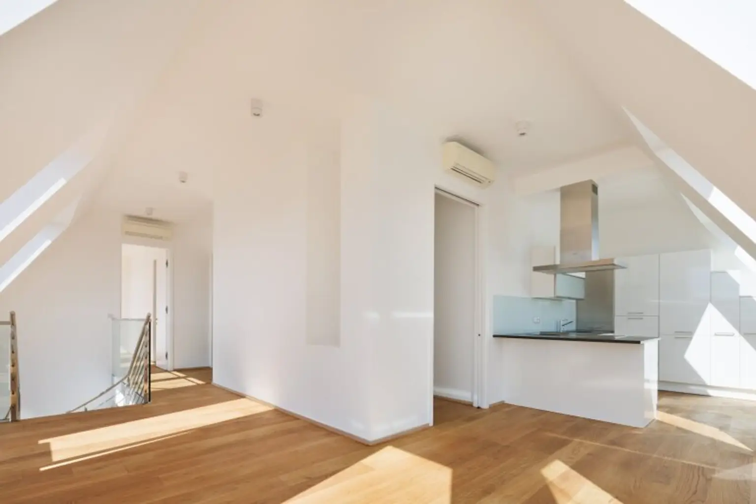 TOP PREIS!!! PENTHOUSE mit Blick auf die Wiener Staatsoper mit Sauna & Garage