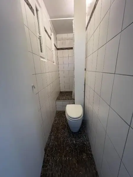 Mitten im wirtschaftlichen Herzen von Simmering nahe U3 Enkplatz: 6 Zimmer (inkl. Büro) mit sehr guter Rendite!