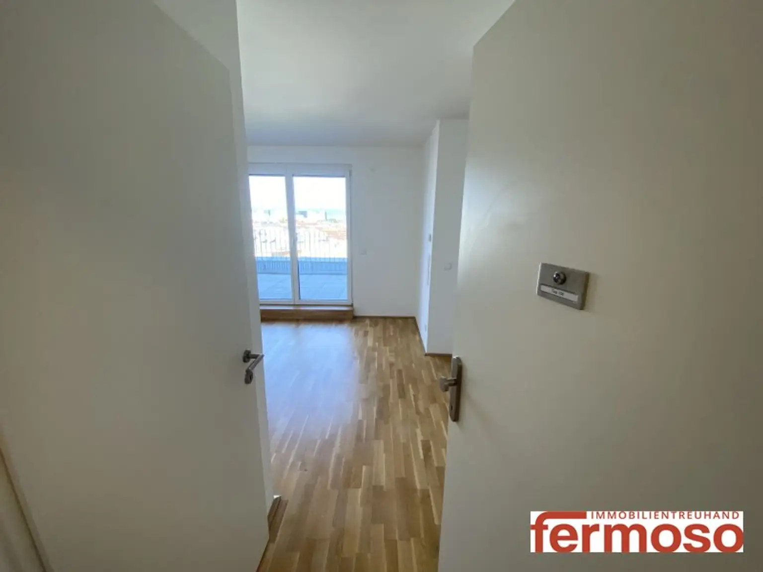 Stilvolle Dachgeschoßwohnung mit Weitblick – 1100 Wien