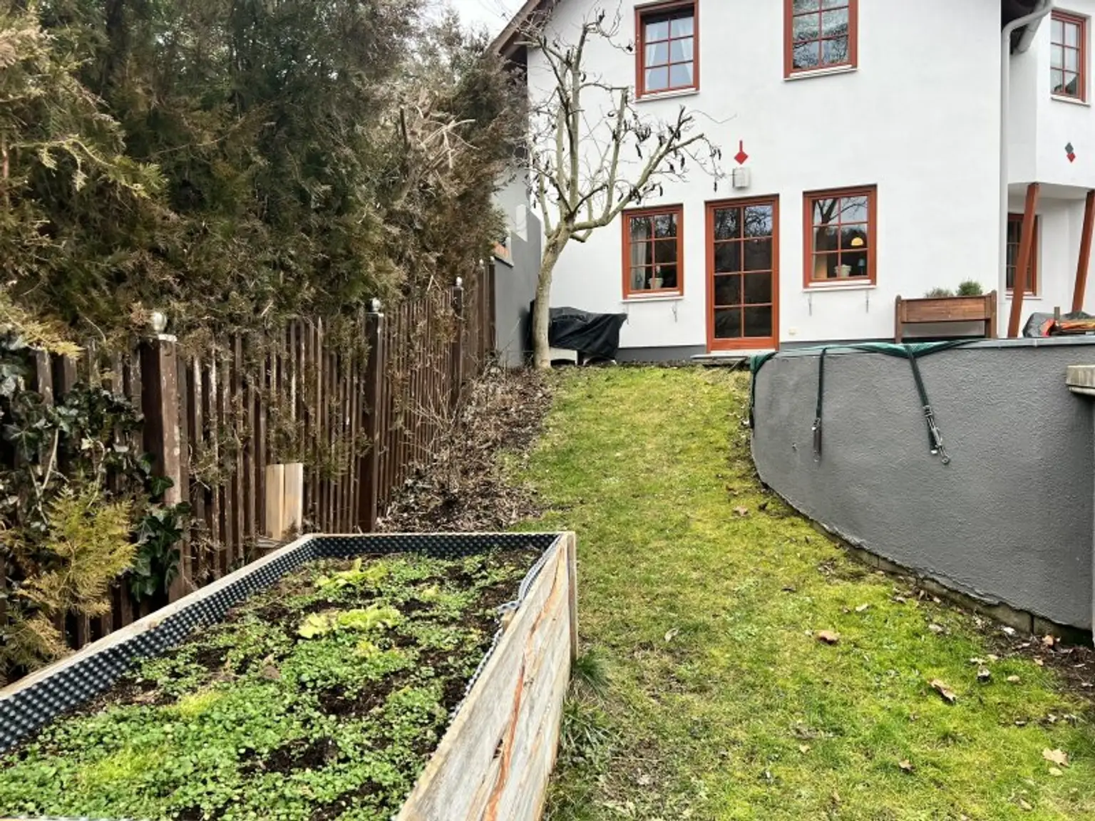 (!) Familienhit mit Charme - gut geschnittene Doppelhaushälfte mit Garten & Pool in Gaaden (!)