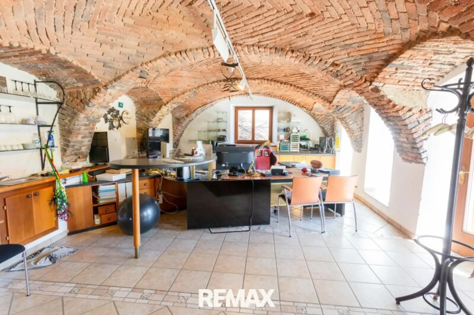 Büro mit Gewölbe