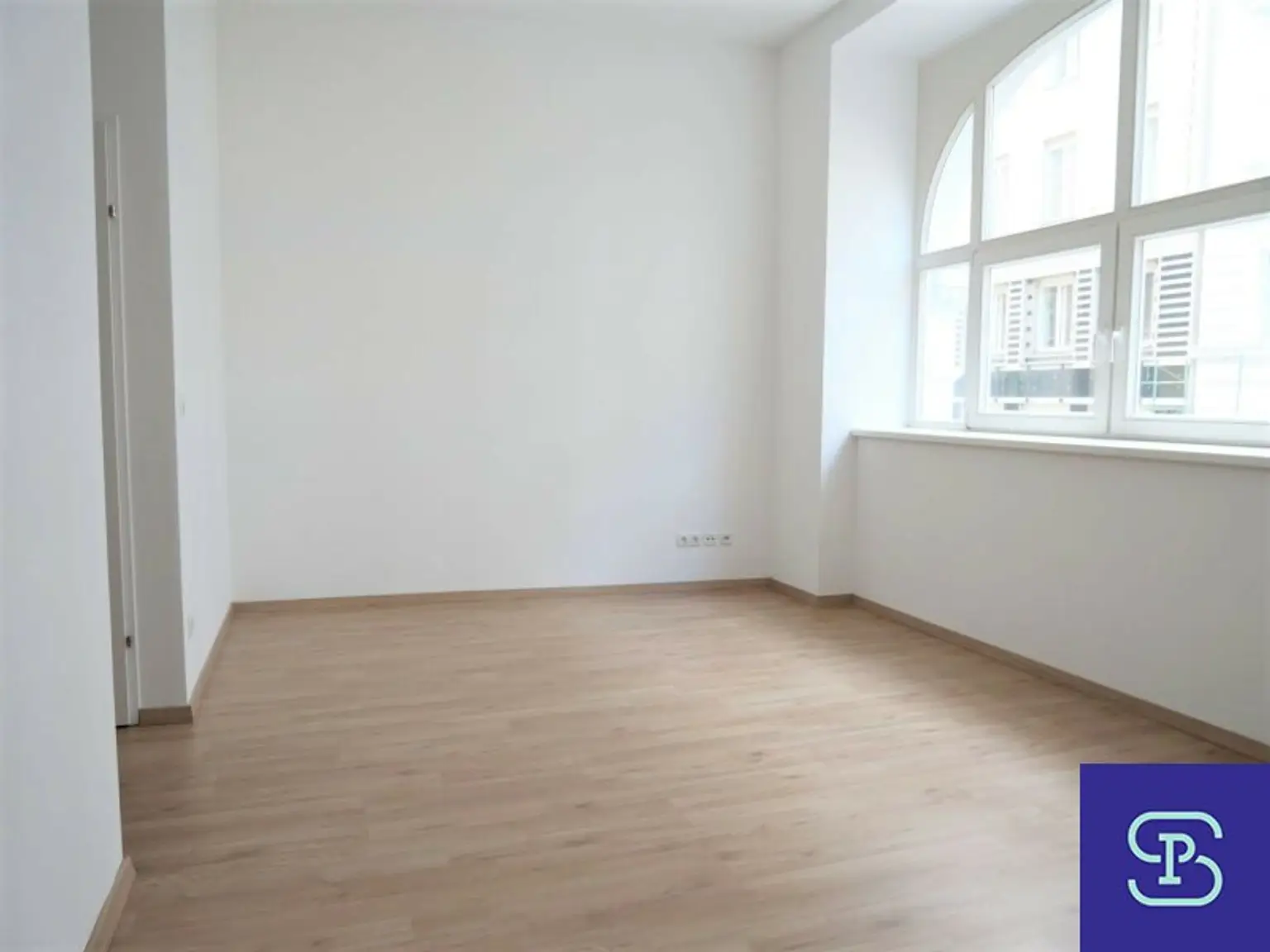 Provisionsfrei: Unbefristeter 55m² Altbau + 25m² Terrasse im topsaniertem Stilaltbau - 1070 Wien!