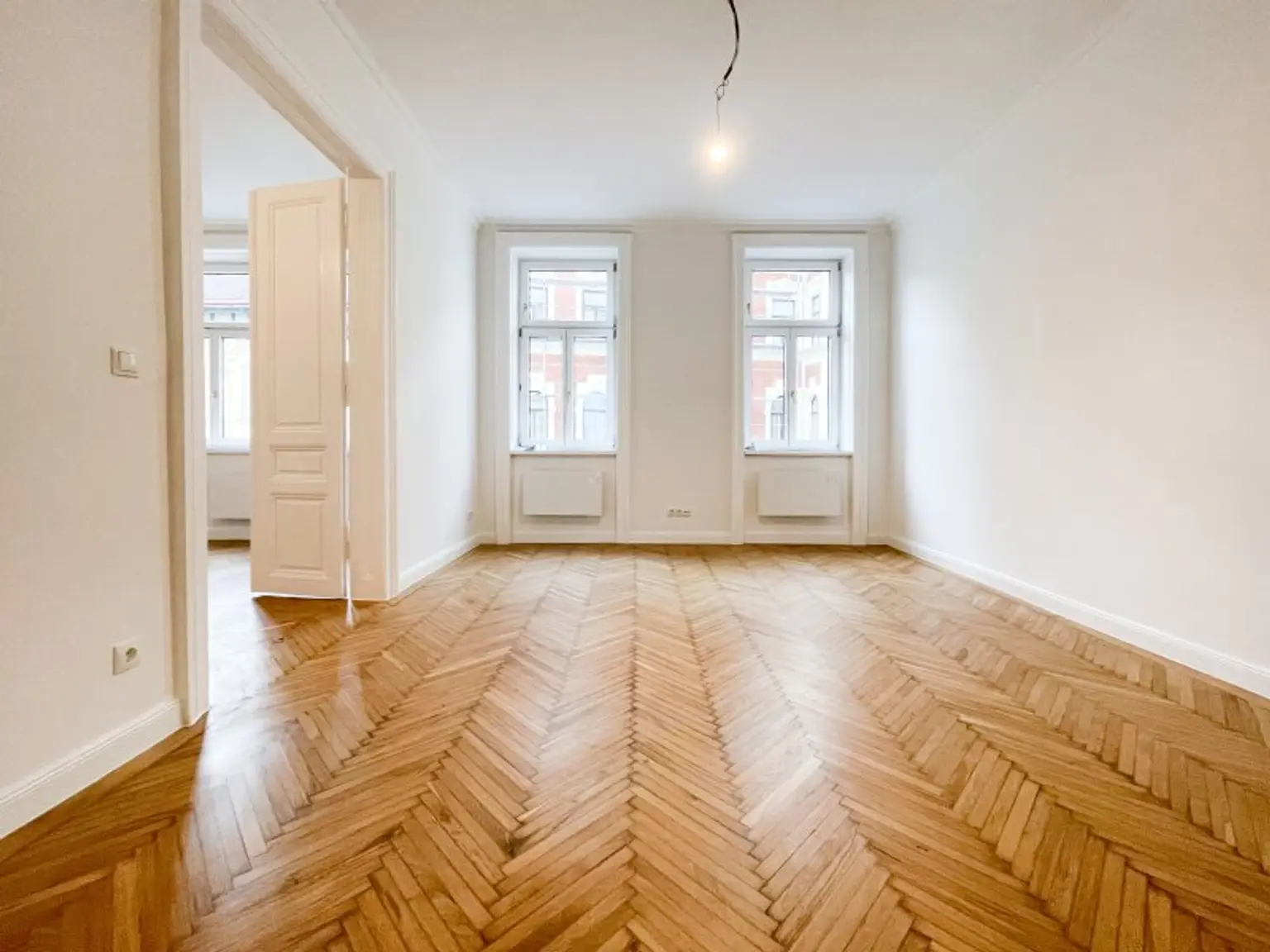 ALTBAU-TRAUM IN WÄHRING – 2,5 ZIMMER • LIFT KOMMT! • TOP LAGE HOFSTATTGASSE