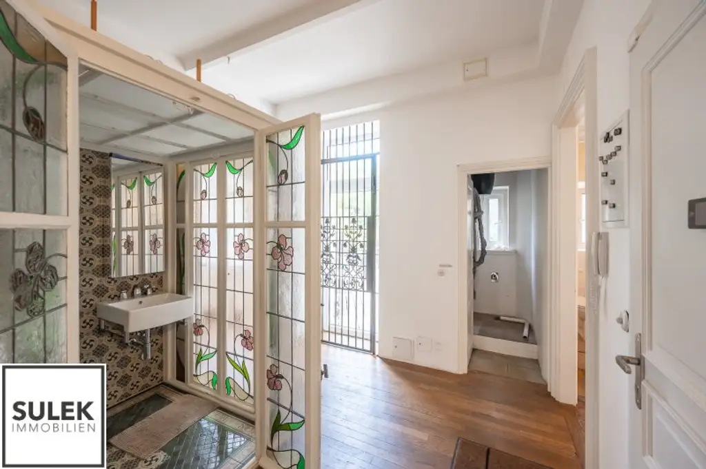 Rarität in der Wehrgasse: großzügige, sanierte Altbauwohnung mit Terrasse ab 01/26 unbefristet mieten!