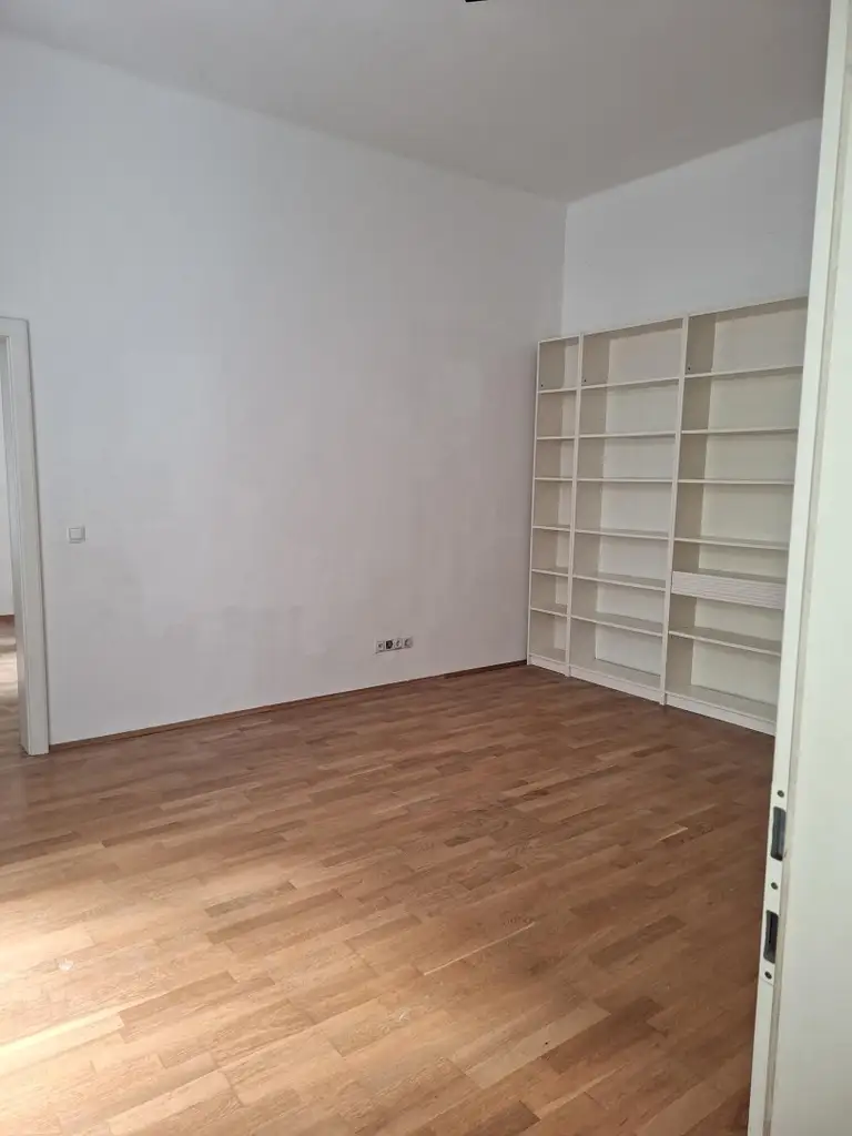 WOHNEN BEIM KARMELITERMARKT!