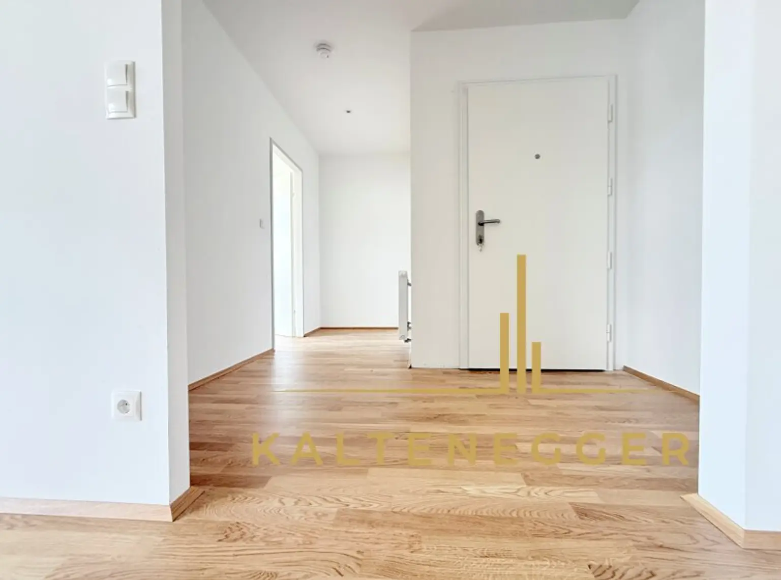 Helle 4-Zimmer-Wohnung ++ ca. 95 m² ++ modern saniert ++ 2. Stock