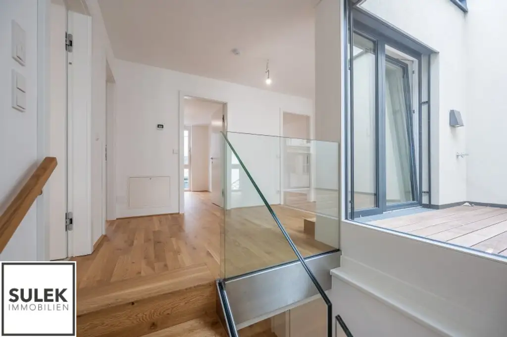 ERSTBEZUG-Townhouse: Exklusives 4-Zimmer-Townhouse mit 2 Terrassen & Tiefgaragen-Option - ab sofort