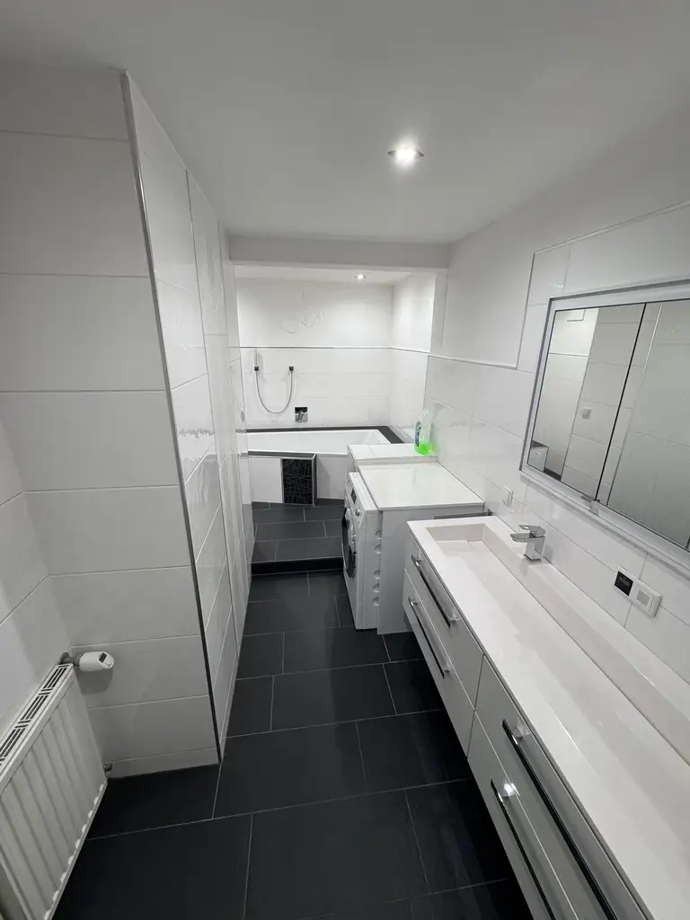 Exklusive Dachgeschosswohnung, großzügige Loggia und flexibler Ausbaufläche in bester Lage von Spittal an der Drau – Komfortables Wohnen mit moderner Ausstattung!