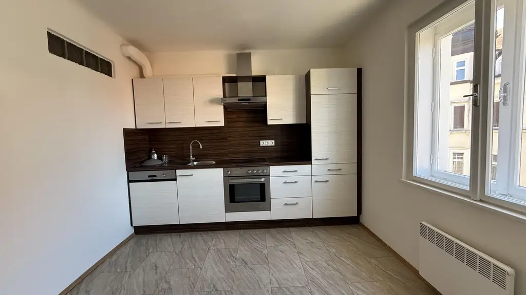 UNBEFRISTET!!! Single-Wohnung in bester Innenstadtlage (Fußgängerzone!!!)