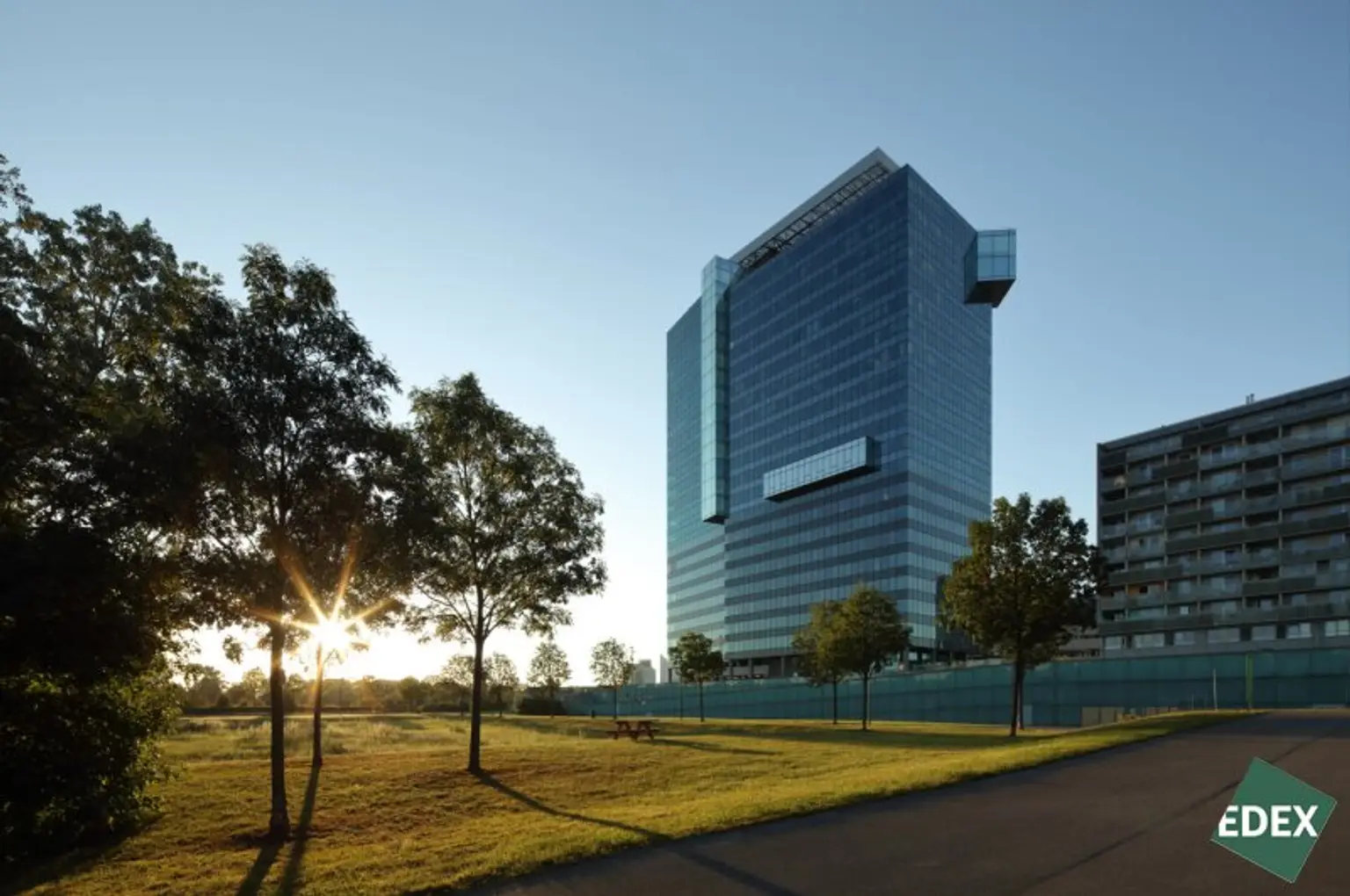 Hochwertige Flächen im Saturn Tower