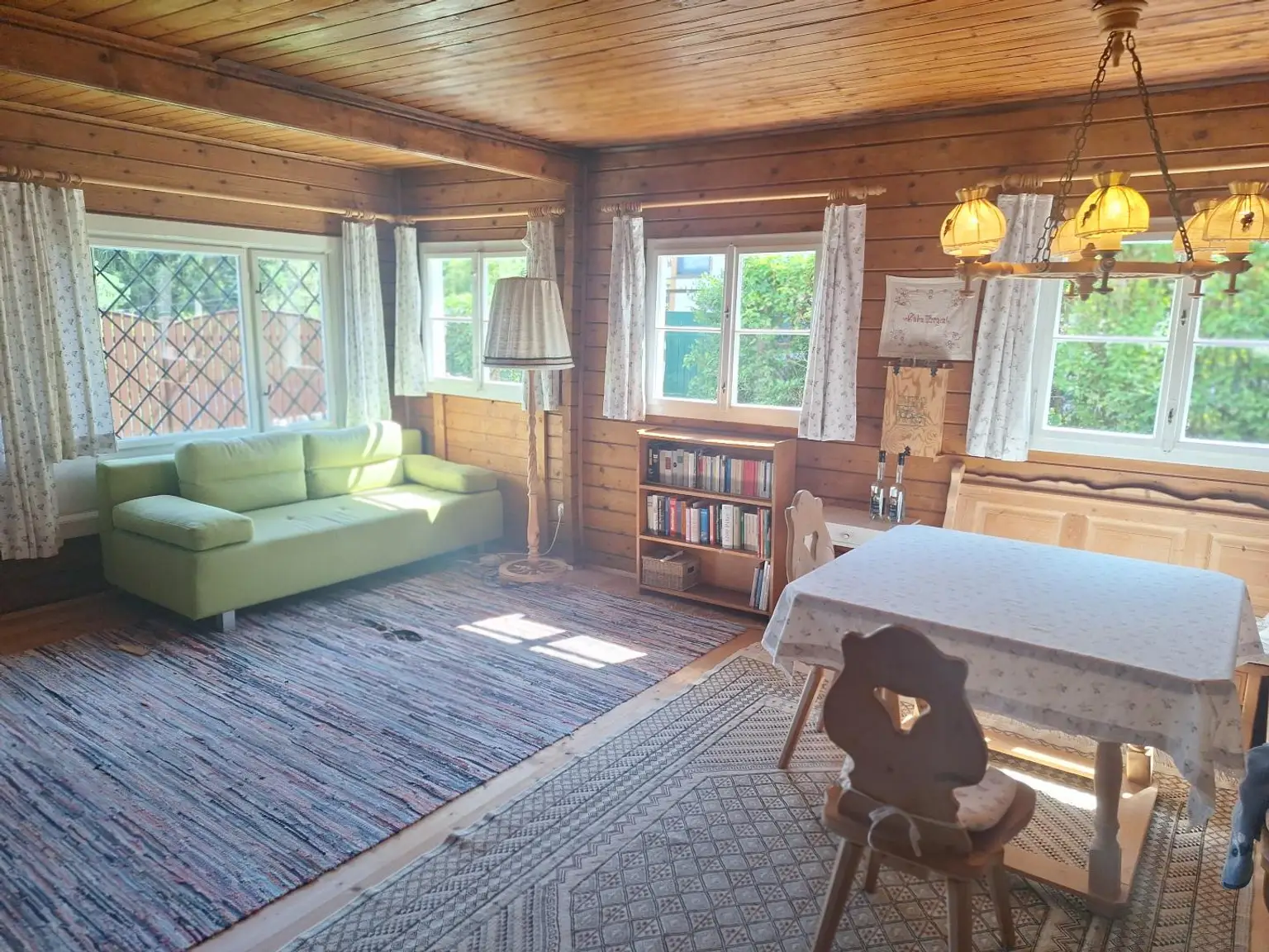 Tolles Baugrundstück mit Fernblick und Sommerhaus