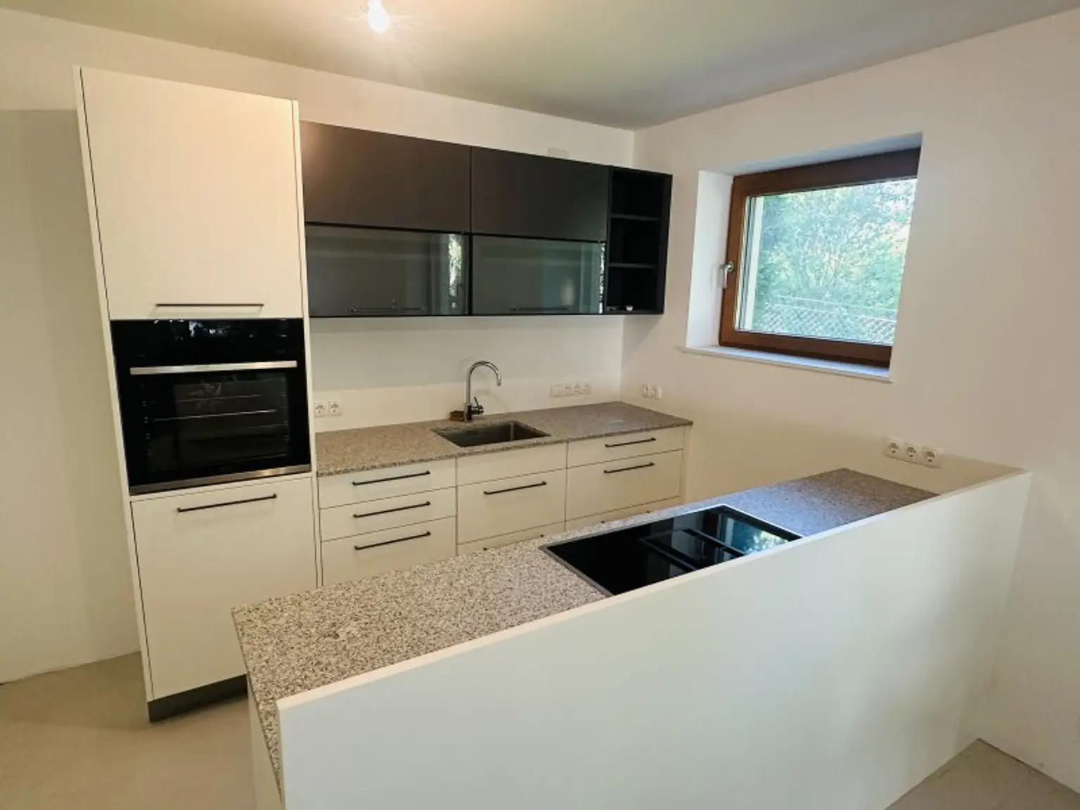 Hier kann die ganze Familie wohnen! Modernes Dreifamilienhaus in Toplage