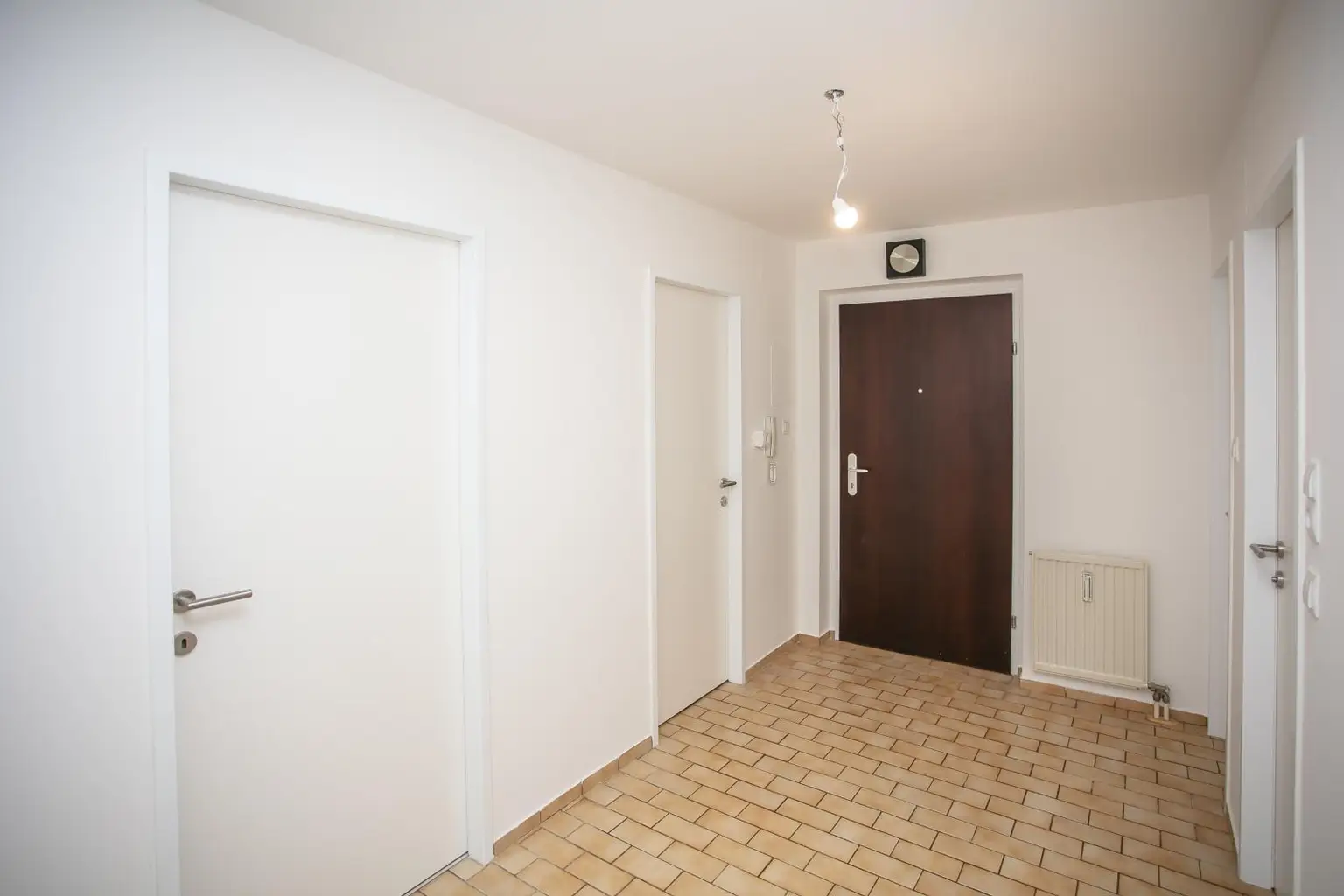 Neu adaptierte DG-Wohnung mit Terrasse und Tiefgarage