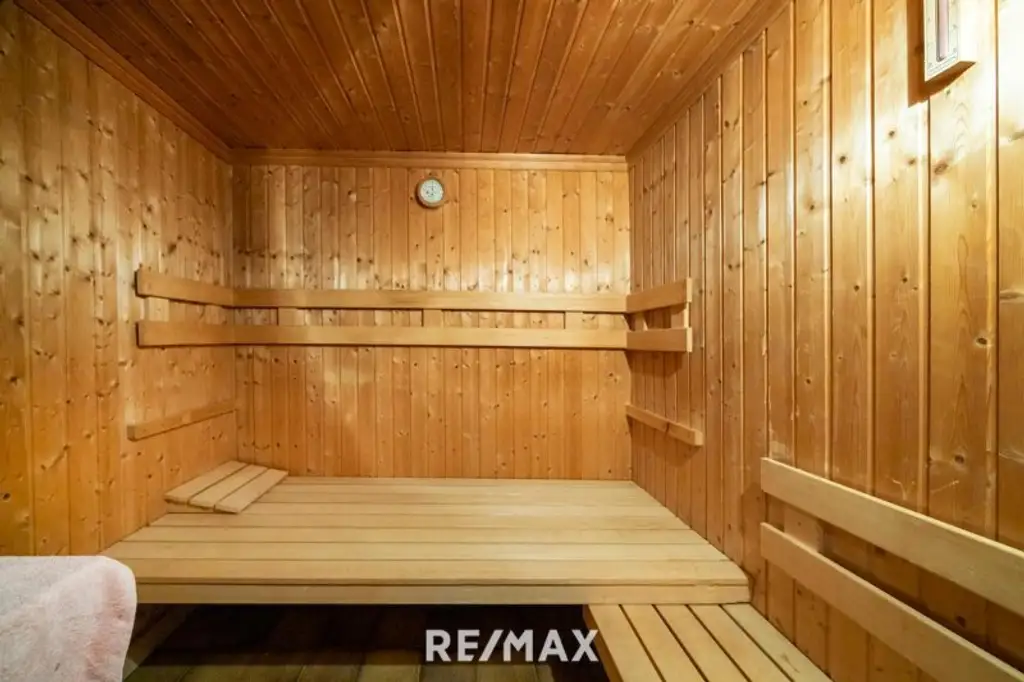 „Wohnen im Einklang mit der Natur – Stilvolles Holzhaus in traumhafter Ruhelage auf unverbaubarem Grundstück“