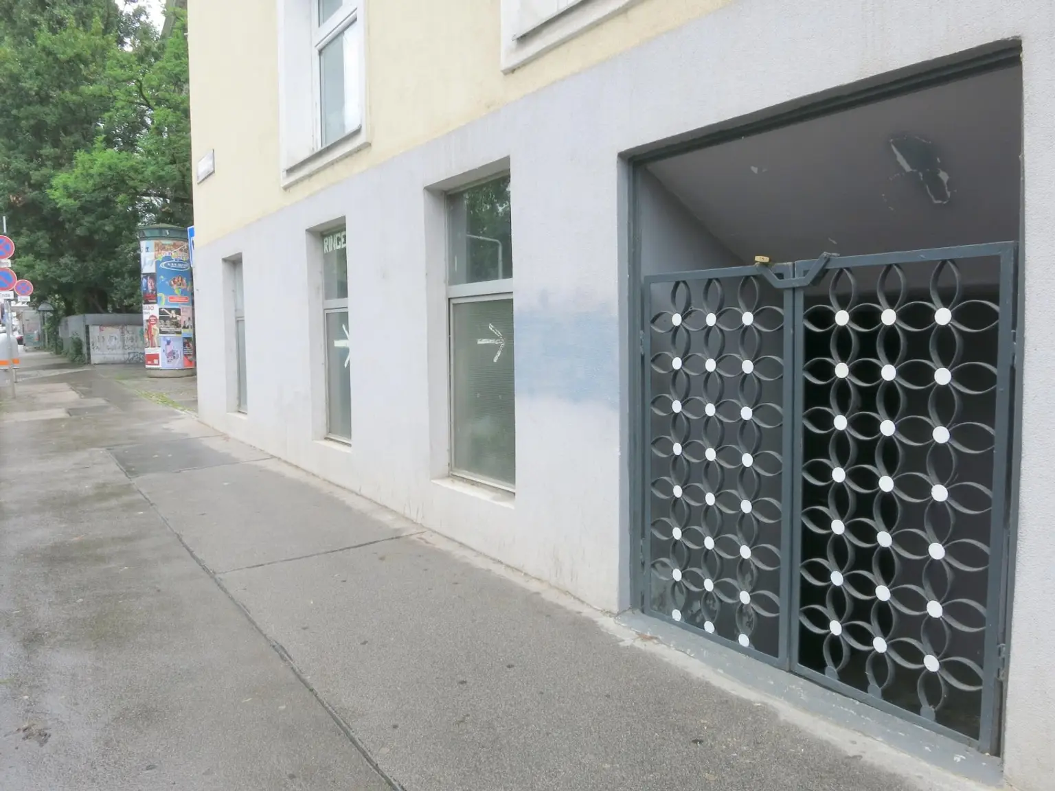 Sportstätte, Büro, Clubraum od. Lager  -  Renovierungsbedarf !