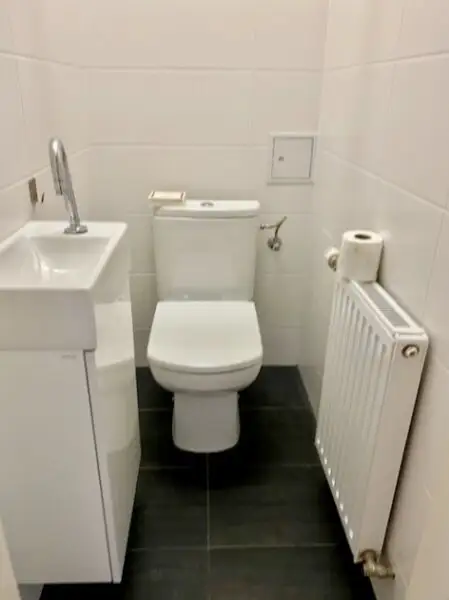 Terrassentraum mit herrlichem Fernblick: 3 Zimmer, Küche und 46 m2 Terrassen im 5.Stock, Stellplätze im Hof mitbenützbar, Nähe U1-Taubstummerngasse + Belvedere!