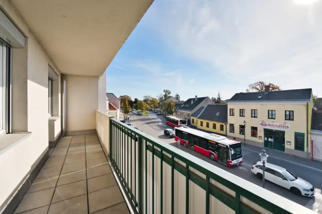 Sonnige 2-Zimmer-Wohnung mit Loggia & Stadtblick – ideal als Starterwohnung mit Renovierungspotenzial!