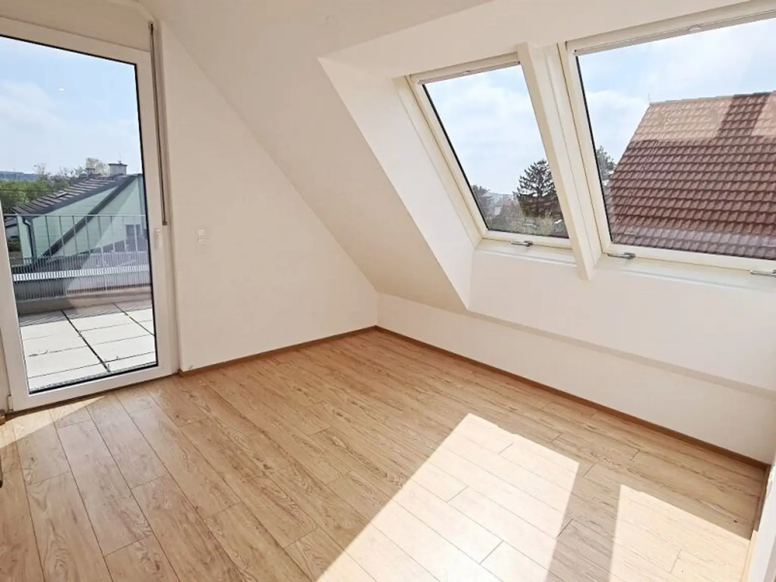 NEUBAU-RENDITEOBJEKT IM GRÜNEN, freier Mietzins, 10 Wohneinheiten mit Freiflächen, 5 Stellplätze, 748 m2 Grundstück, Aspern, U2-Nähe
