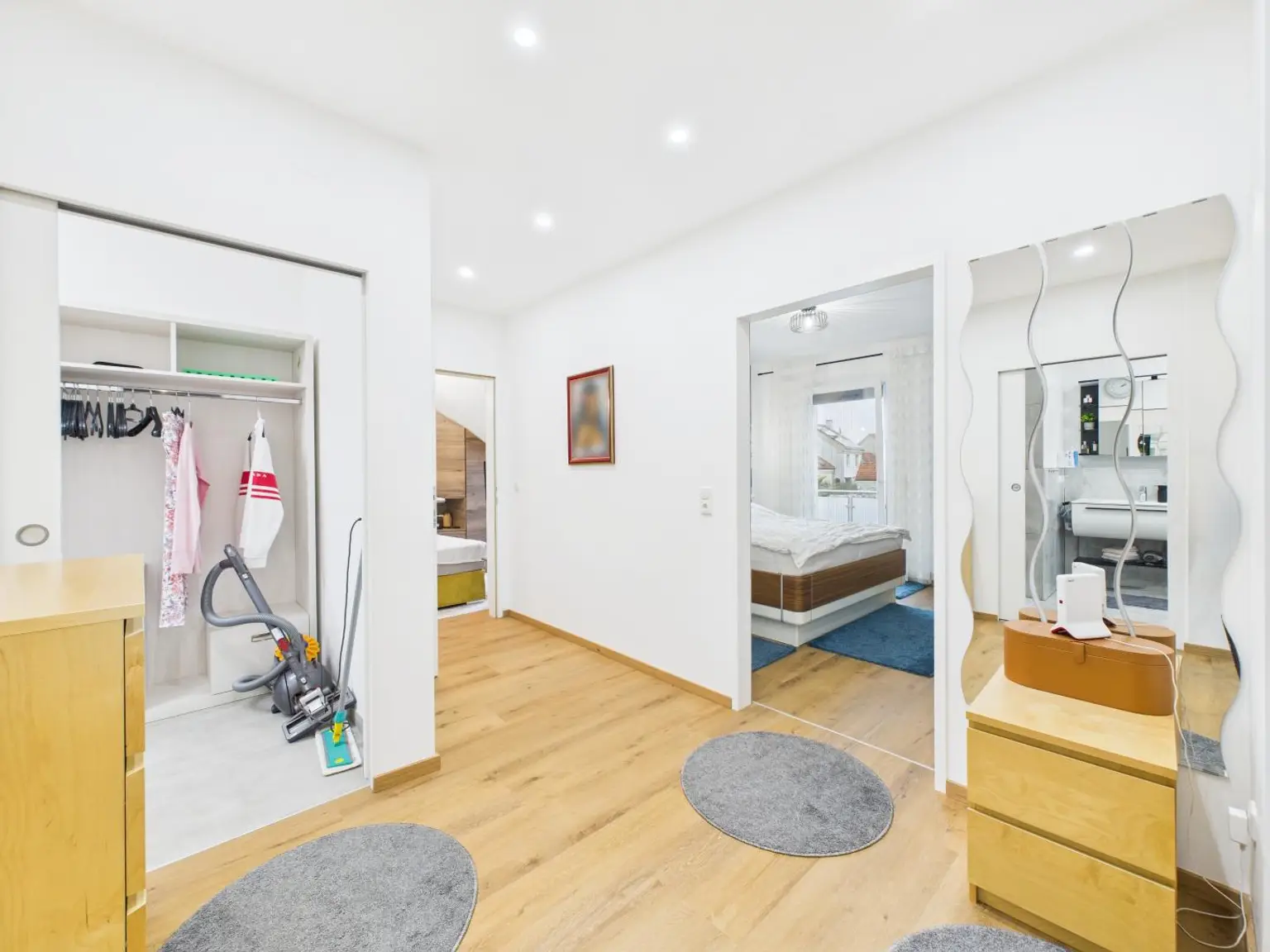 RH Maisonette Bruckneudorf Vorraum OG